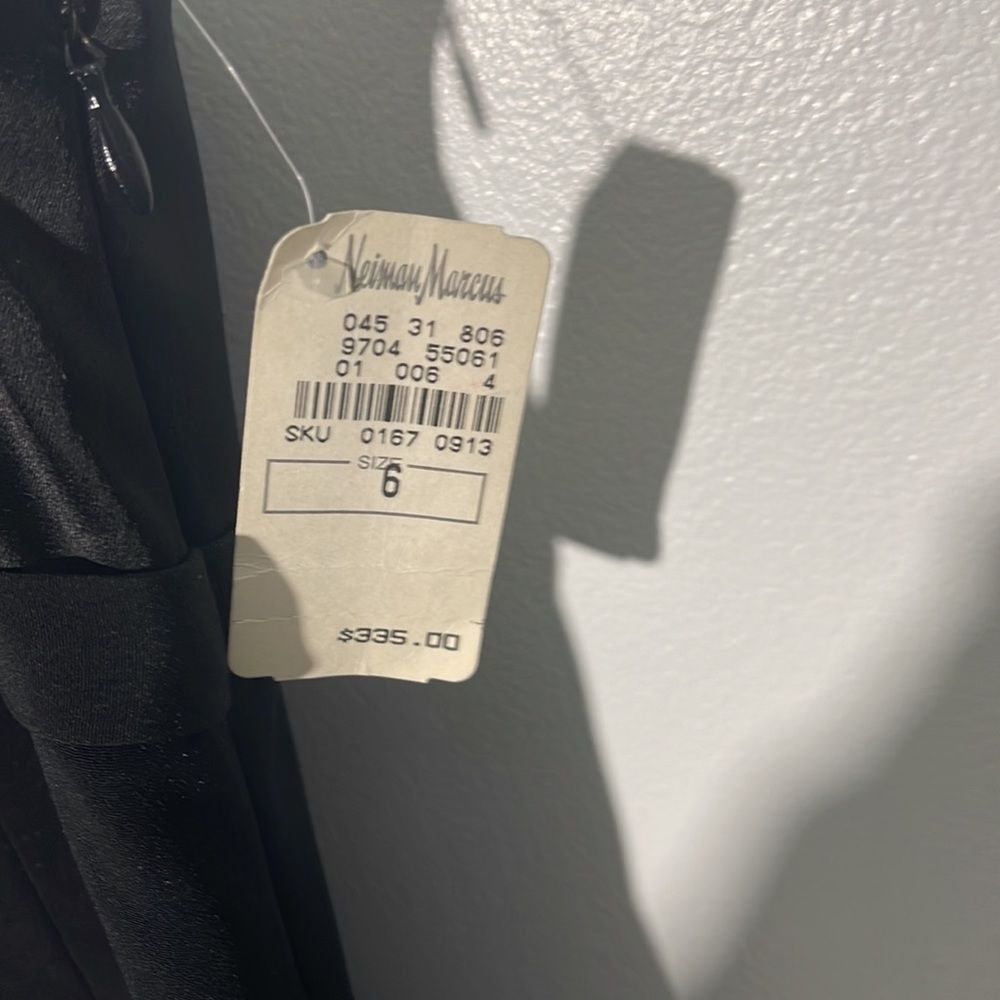 Tahari Vintage Black Low V-Neck Gown Size 6 - Picture 15 of 15